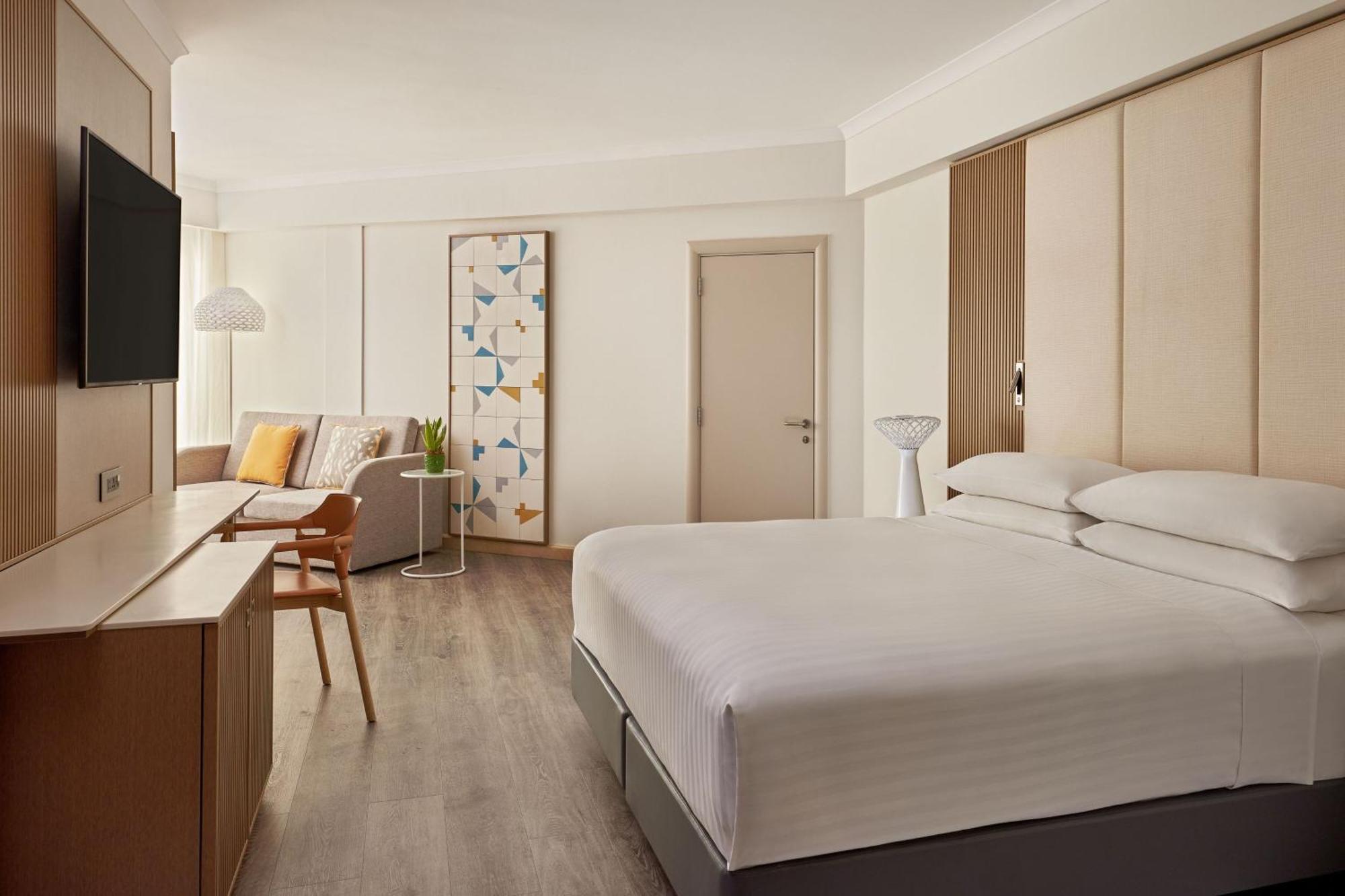 Malta Marriott Resort & Spa Saint Julian's Ngoại thất bức ảnh A guest room at the Hotel Zags
