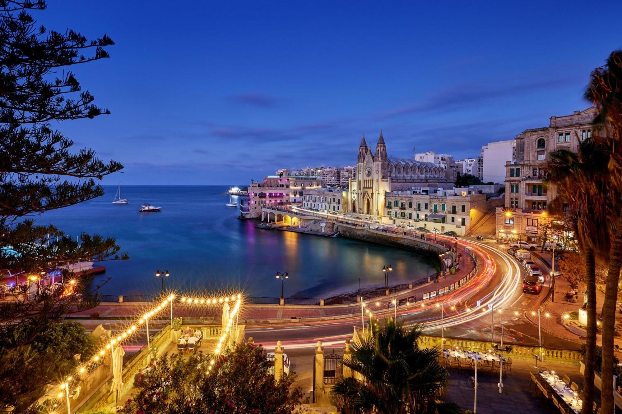 Malta Marriott Resort & Spa Saint Julian's Ngoại thất bức ảnh View of the city of Bari